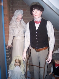 The canal family assembled in traditional clothes